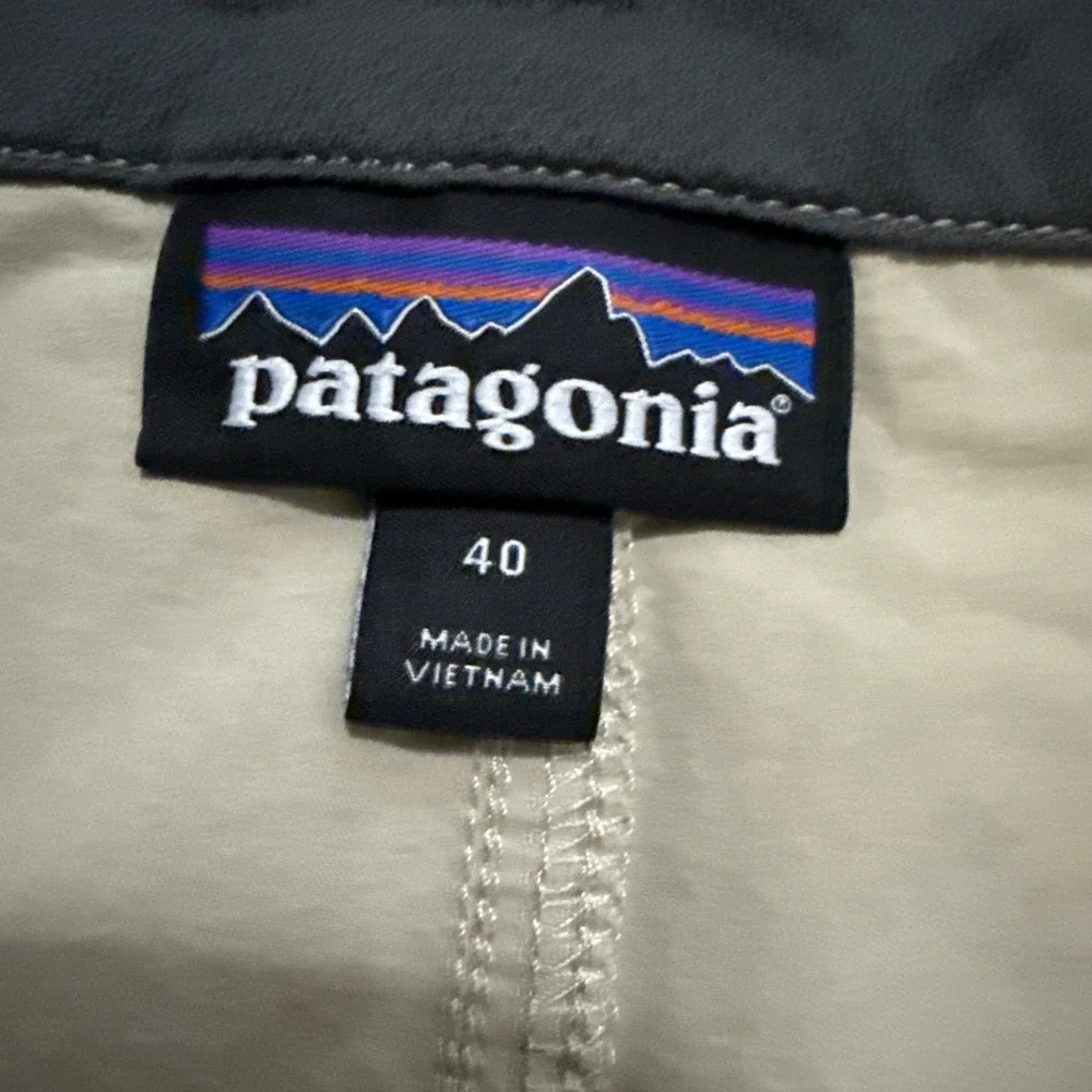 Patagonia Quandary Shorts Mens 40 Tan Beige Hiking Cargo Stretch Nylon